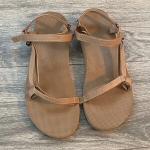 Teva - Tan Adjustable Strap Casual Sandals - Size 9